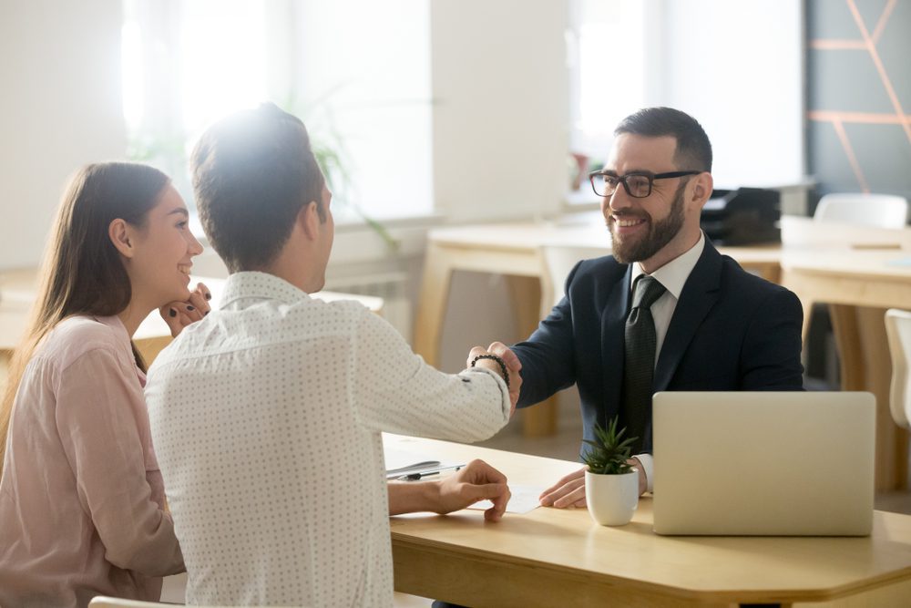 Debt Consolidation vs Bankruptcy: Which is Better? 3 happy lender