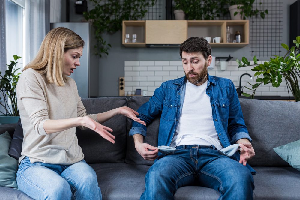Can One Spouse File Bankruptcy Without the Other? The Laws You Need to Know 1 bankrupt spouse